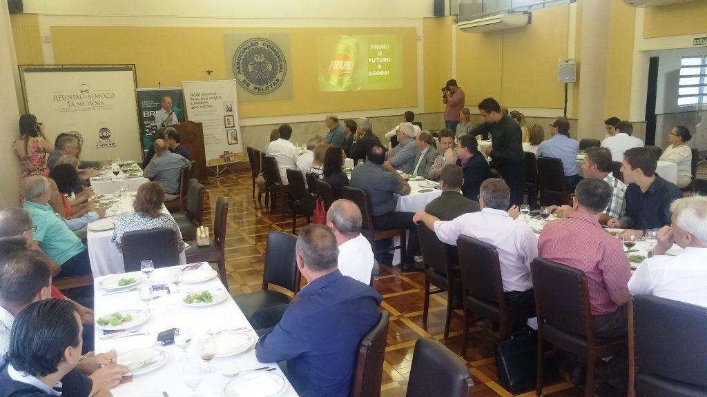 Diretor-presidente da Fruki palestrou nesta quinta-feira na Associação Comercial de Pelotas Crédito: De Zotti - Assessoria de Imprensa